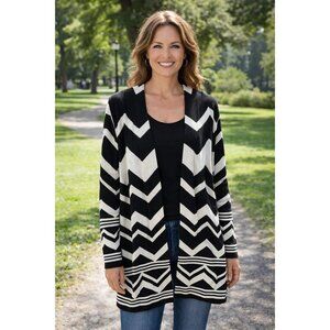 Chico's size 1 Medium NEW Black & White open Chevron Cardigan